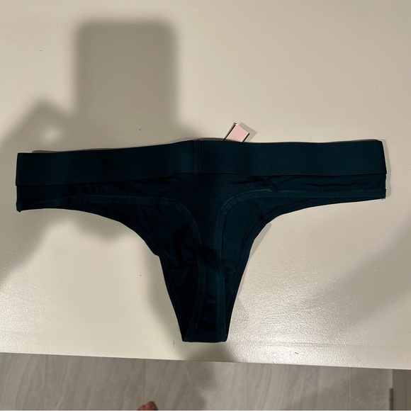 5 pieces of of Victoria Secret Underwear size small - Picture 8 of 13